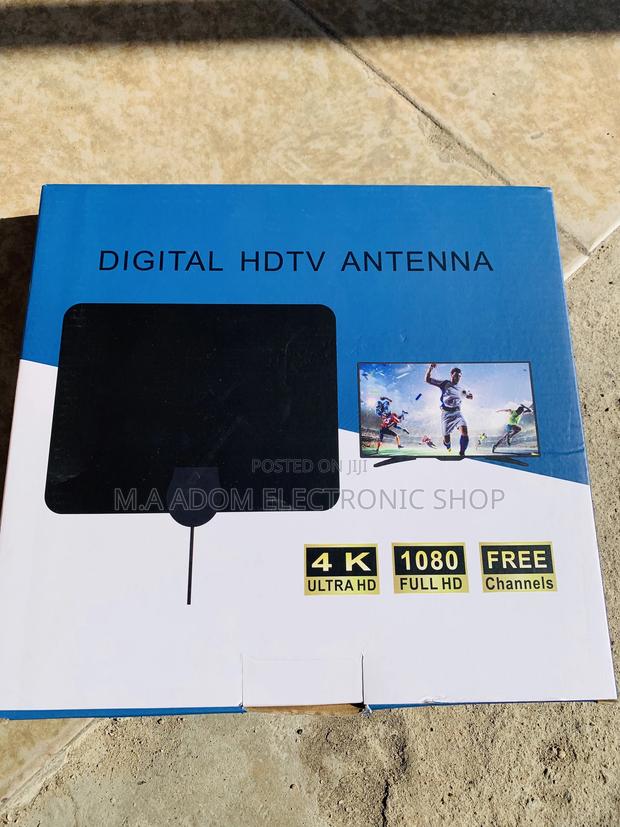 Indoor Antenna With Booster · Photo 1