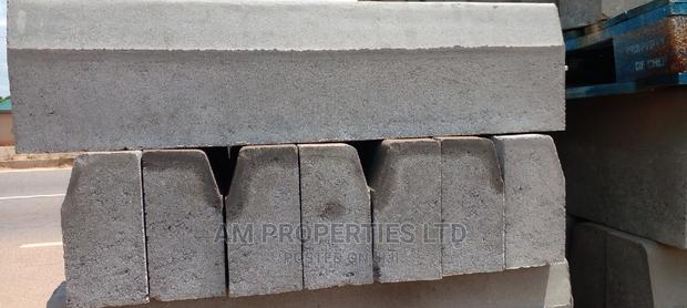 Quality Garden/ Roadside Kerbs for Sale · Photo 7