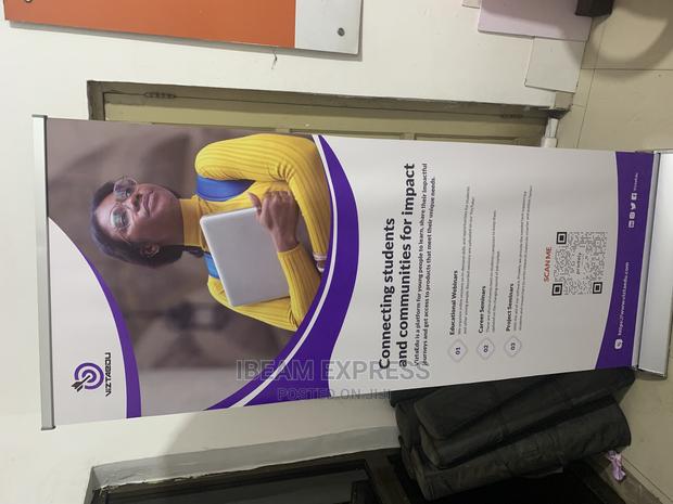 Pull Up Banner With Machine · Photo 4