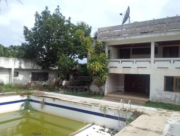 Achimota 4 Plot With Old House for Sale · Photo 1