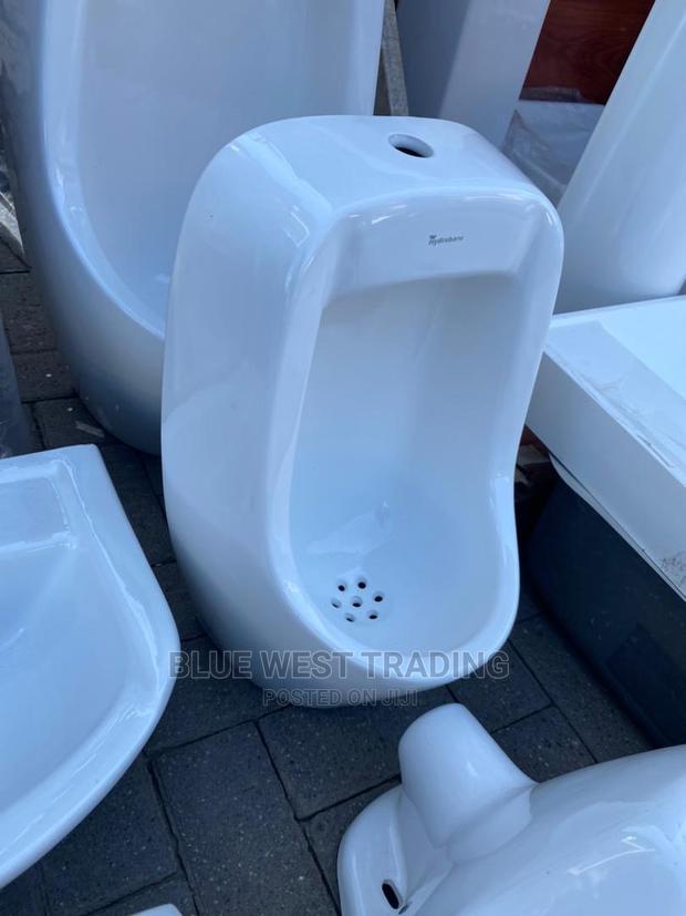 Ceramic Urinal Pot · Photo 2