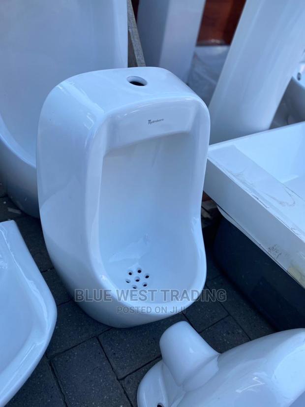 Ceramic Urinal Pot · Photo 3