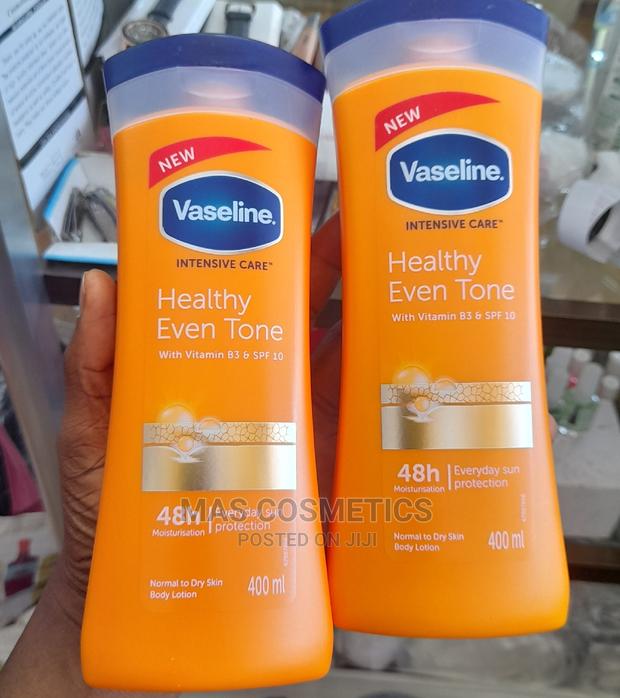 Vaseline Even Tone Body Lotion With Vitamin B3 and SPF 10 · Photo 1