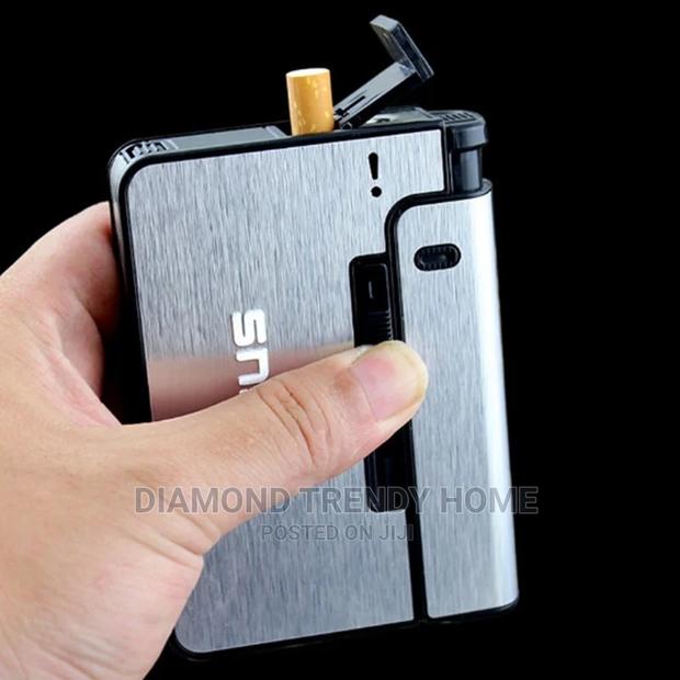 Automatic Metal Cigarette Case Holder With Lighter Holder. · Photo 4