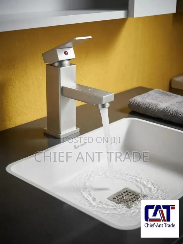 Basin Faucet Tap Silver L990 · Photo 1