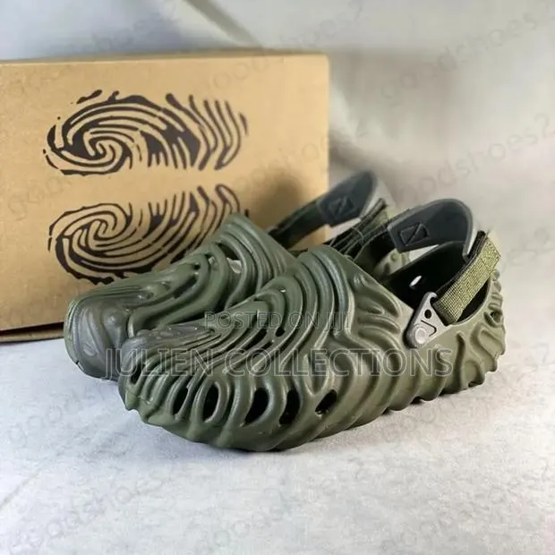 Crocs Pollex Clog Og Army Green Cream and Black · Photo 1