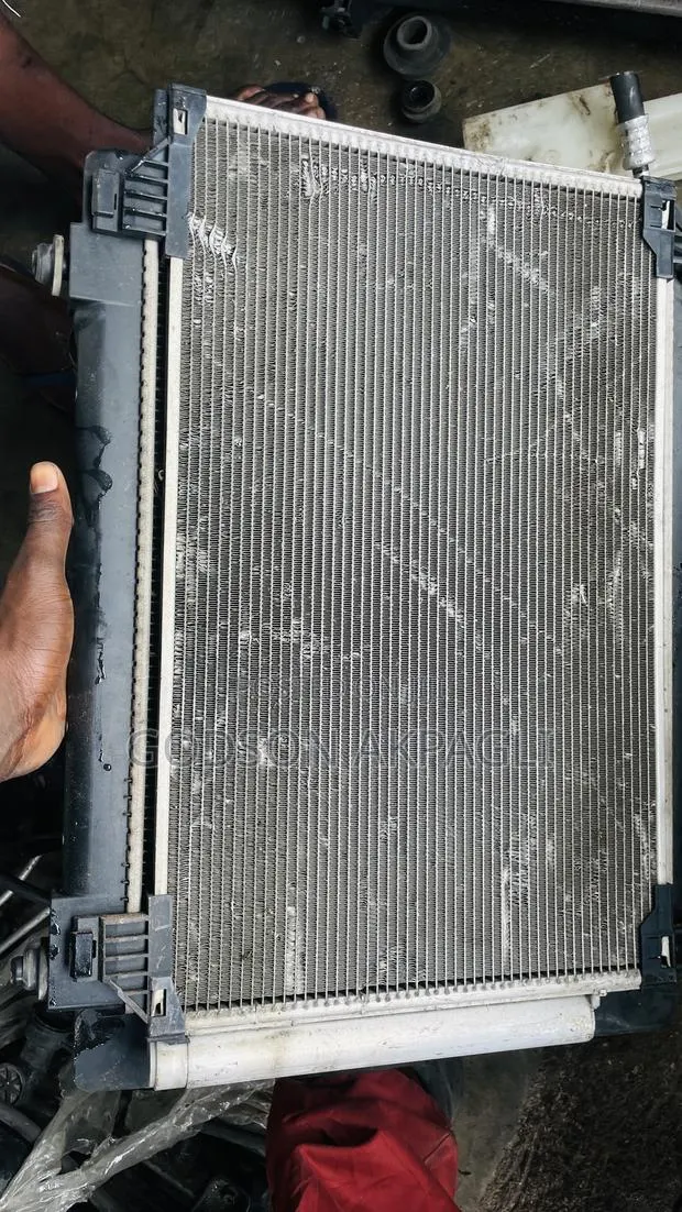 Toyota Yaris Radiator · Photo 1