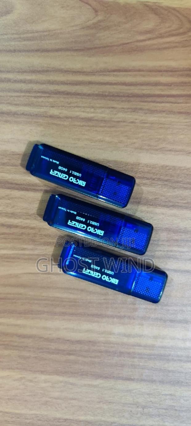 Micro Center 64gb Flash Drive · Photo 1