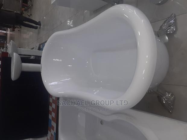 Bathtub Jacuzzi · Photo 3