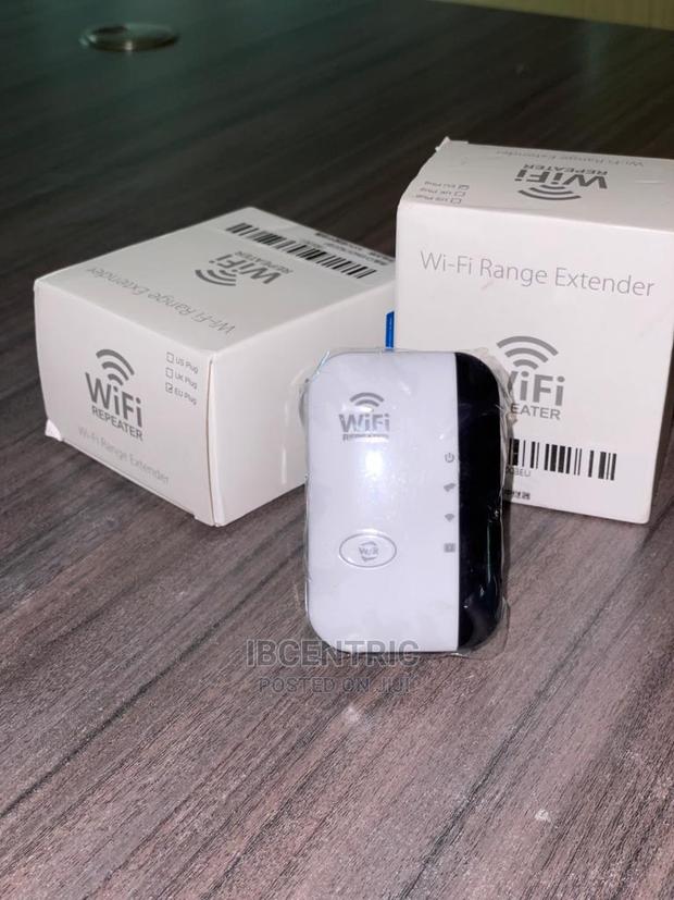 Wi-Fi Range Extender · Photo 2