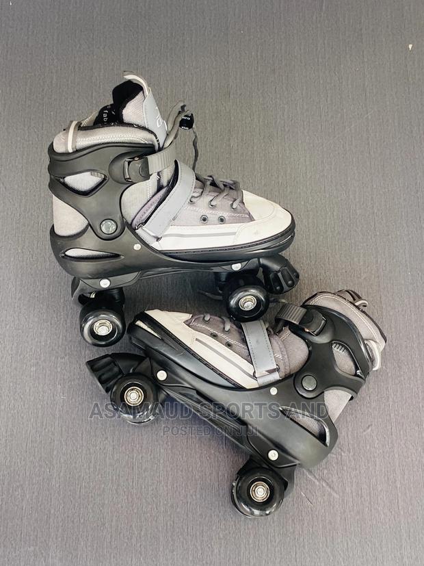 Original Roller Skating Shoes at Cool Price · Photo 3