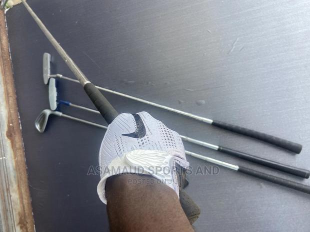 Original Set of Golf Club With Gloves at Cool Price · Photo 5