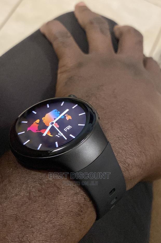 Make Phone Calls With the Lc301 Smartwatch Fitness Tracker · Photo 5