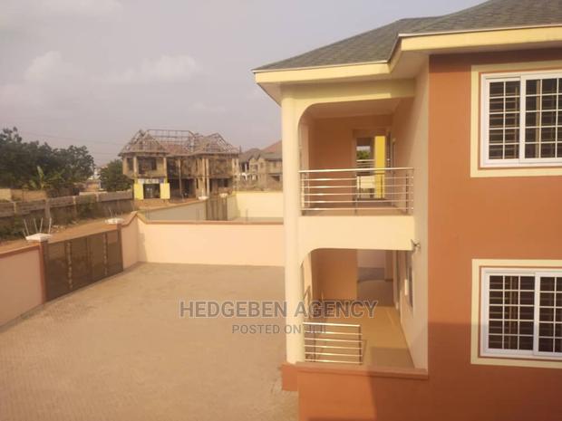 3bdrm Duplex in Adenta for rent · Photo 2