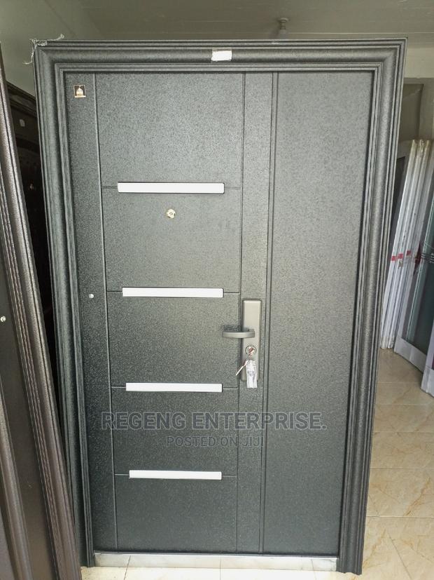 Special 4feet Security Door · Photo 1