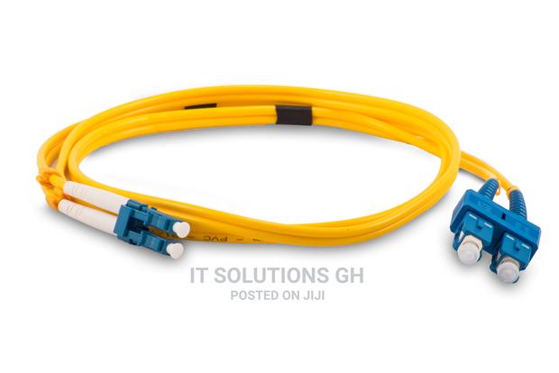LC/UPC to SC/UPC Patch Cord / Single Mode Duplex / 20M · Photo 1