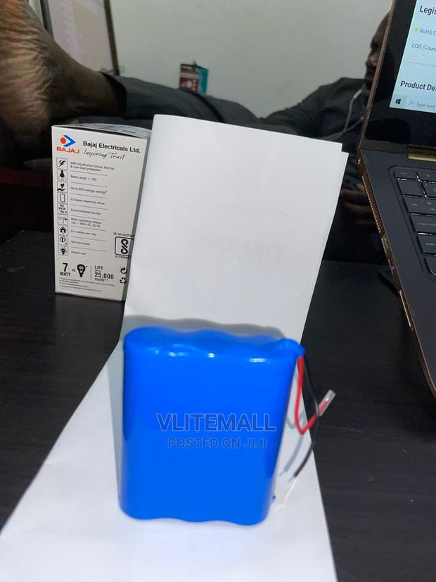 3.7V Lithium Rechargeable Battery 3pack · Photo 2