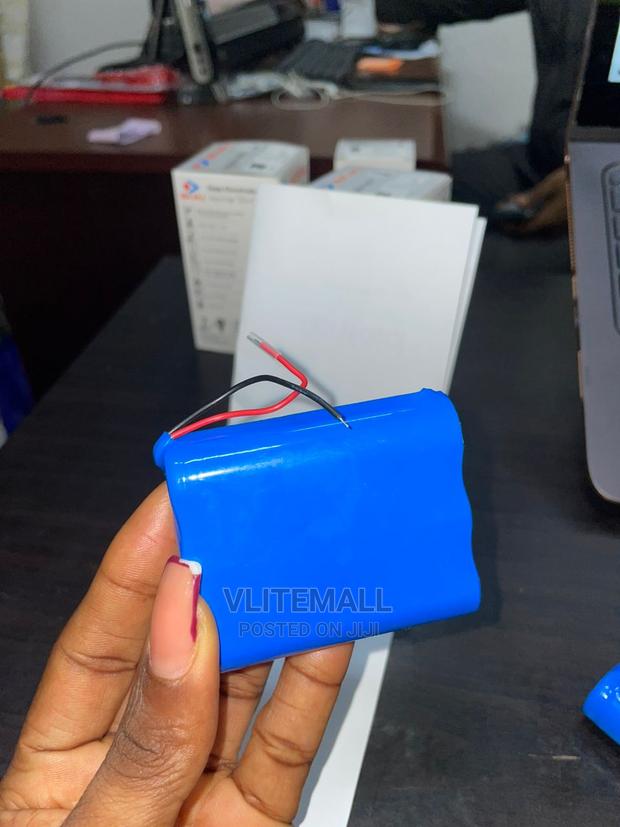 3.7V Lithium Rechargeable Battery 3pack · Photo 1