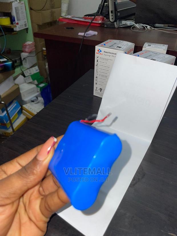 3.7V Lithium Rechargeable Battery 3pack · Photo 3