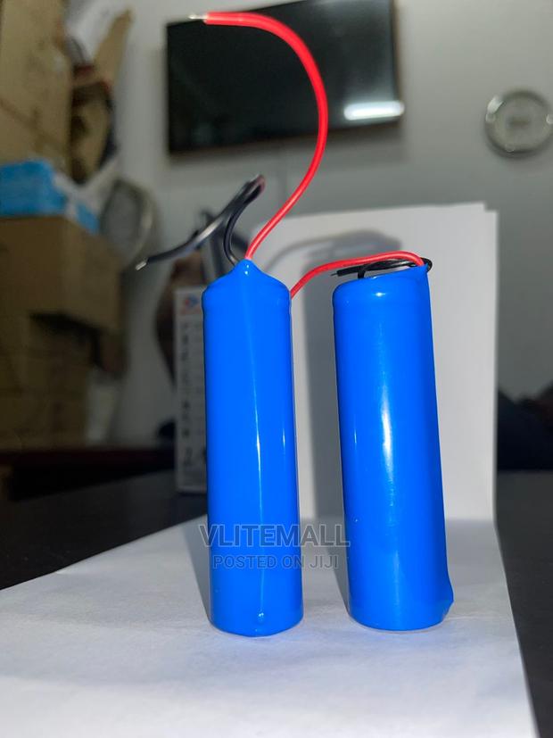 3.7v Lithium Rechargeable Battery · Photo 1