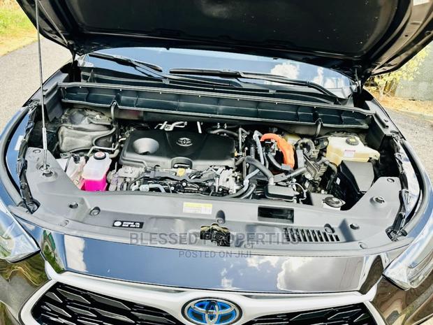 Toyota Highlander XLE 2022 Black · Photo 8