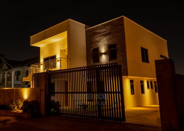 4bdrm Duplex in Dr Roko, The Mall for sale · Photo 4