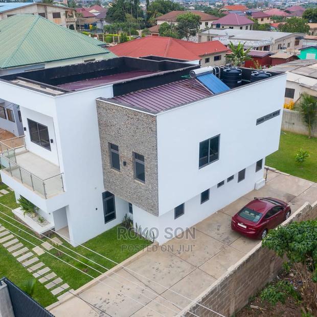 4bdrm Duplex in Dr Roko, The Mall for sale · Photo 5