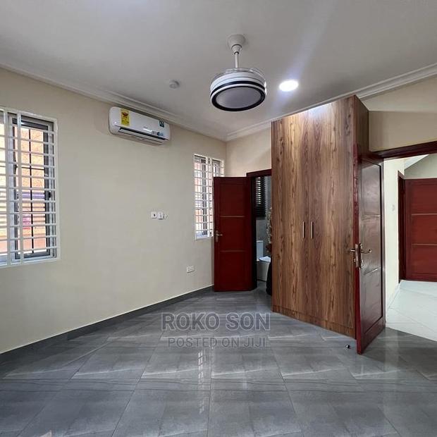 3bdrm Duplex in Dr Roko, School Area for rent · Photo 6
