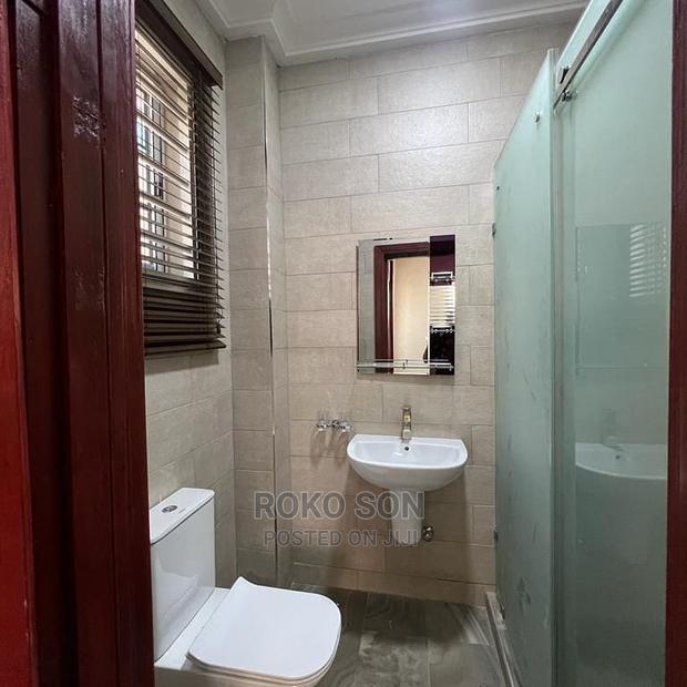 3bdrm Duplex in Dr Roko, School Area for rent · Photo 5