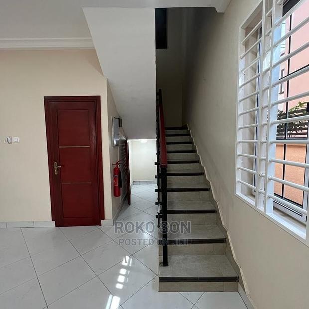3bdrm Duplex in Dr Roko, School Area for rent · Photo 8