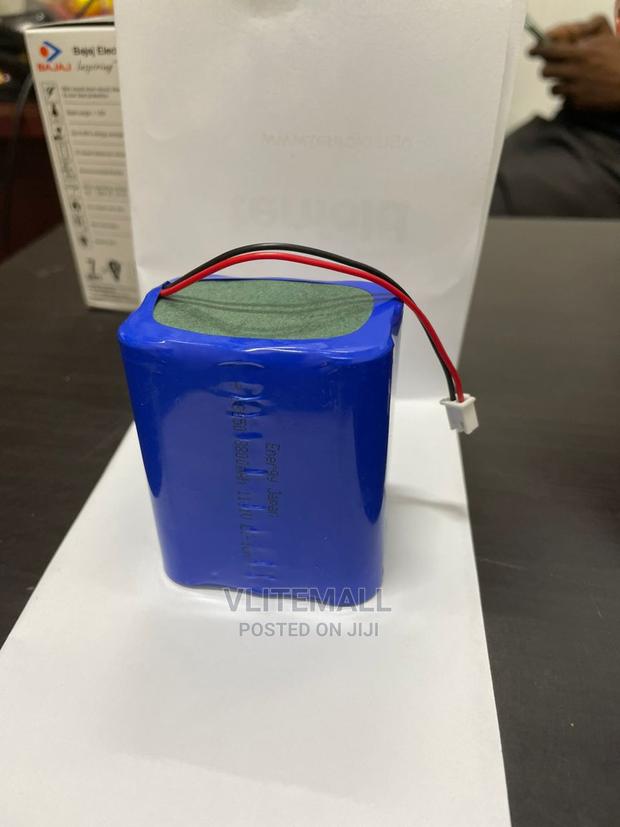11.1v Rechargeable Battery Pack · Photo 4