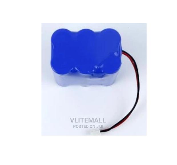 11.1v Rechargeable Battery Pack · Photo 1