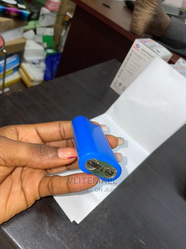Lithium Rechargeable Battery Pack · Photo 3