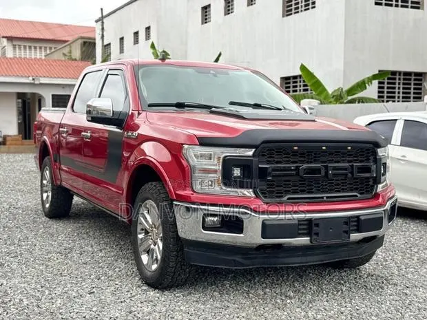 Ford F-150 Lariat 4x4 SuperCrew Cab Styleside 5.5 ft. box 145 in. WB · Photo 1