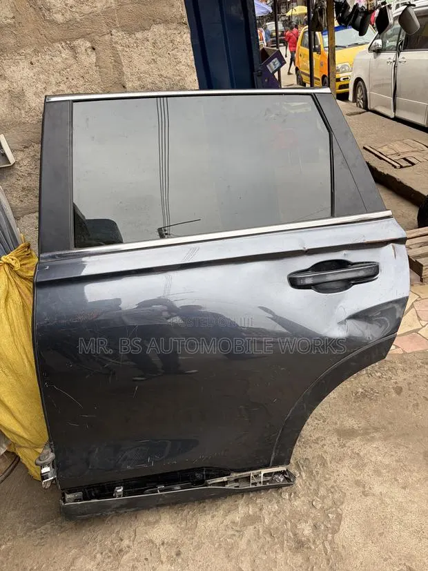 Honda CRV Back Door Homeused 2023-2026 · Photo 1