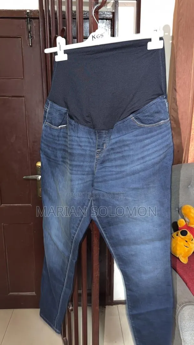 Maternity Trousers/Pregnancy Pants & Outfit · Photo 1