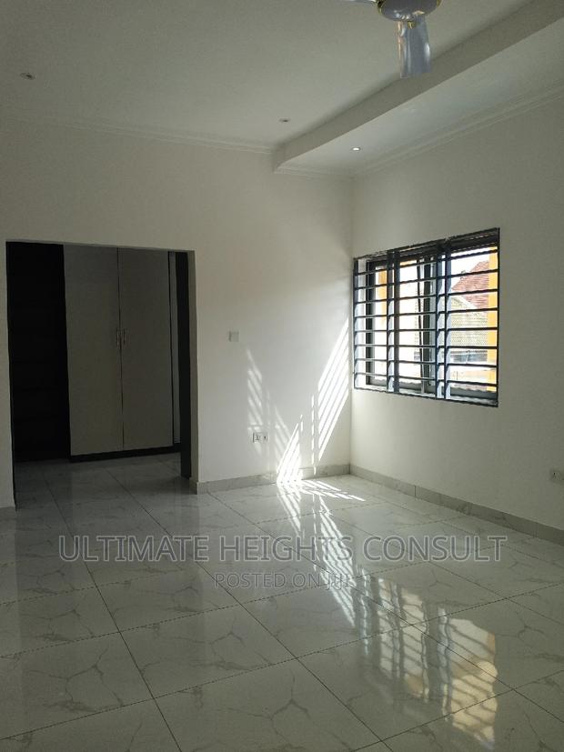 4bdrm Townhouse/Terrace in Achimota Mile 7 for Sale · Photo 4