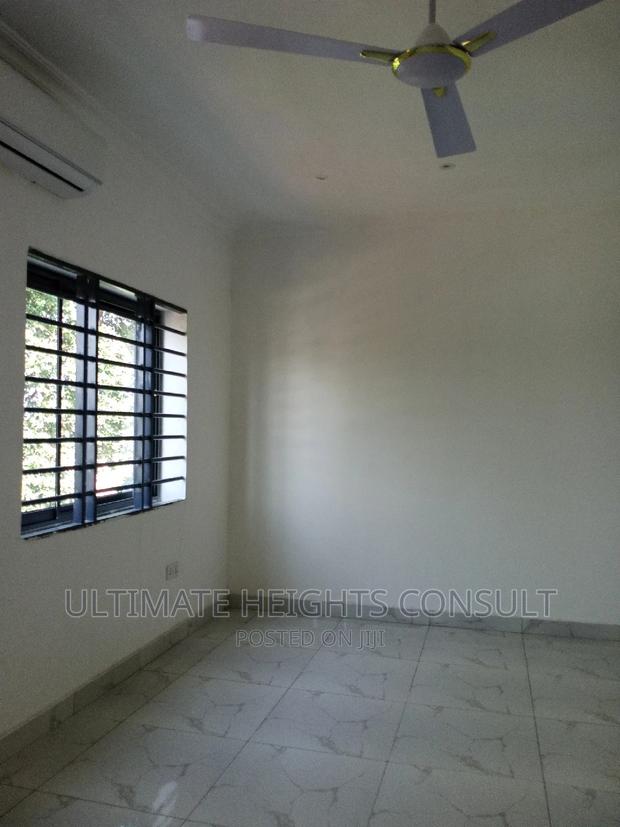 4bdrm Townhouse/Terrace in Achimota Mile 7 for Sale · Photo 5