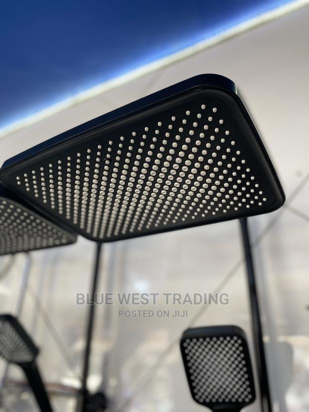 Black Shower With Temperature Indicator - Piano Style Shower · Photo 4