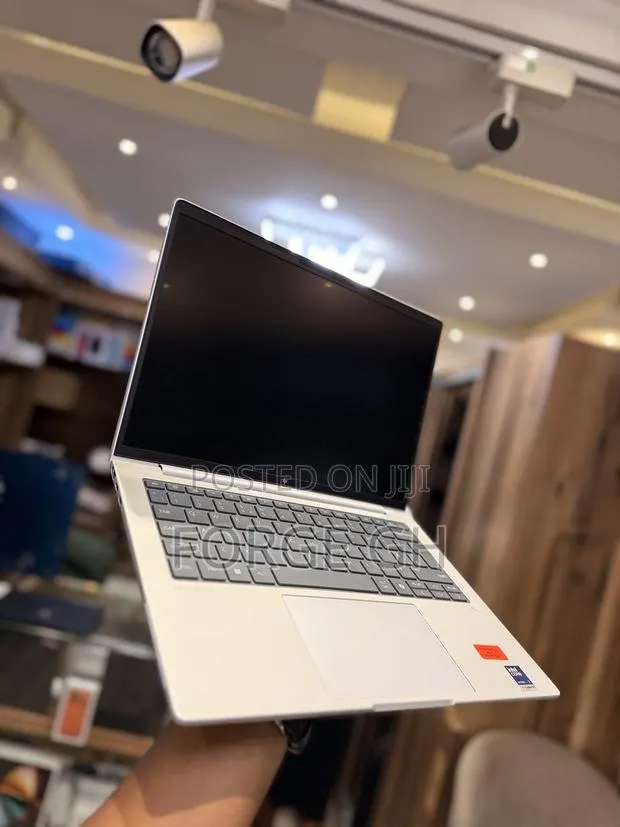 Laptop HP EliteBook 8 G1i 32GB Intel Core Ultra 7 SSD 512GB · Photo 1