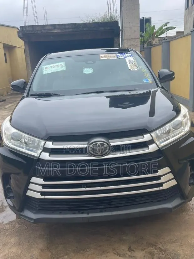 Toyota Highlander XLE 2019 Black · Photo 1