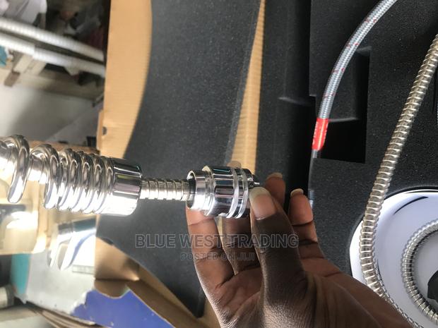 Pull Out Sink Tap - Pull Out Sink Faucet VADO · Photo 6