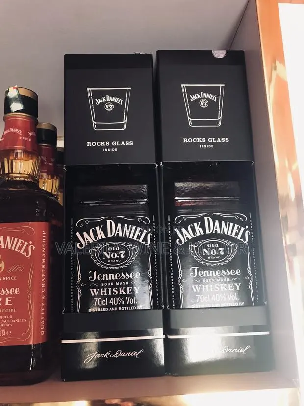 Jack Daniel’S Whiskey 70cl With Glass · Photo 1