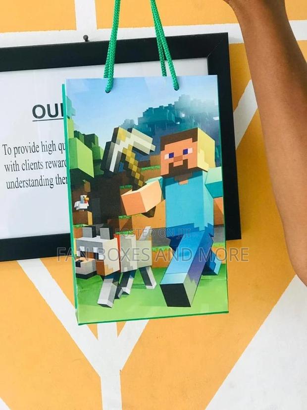 Custom-Made Paper Bag · Photo 4