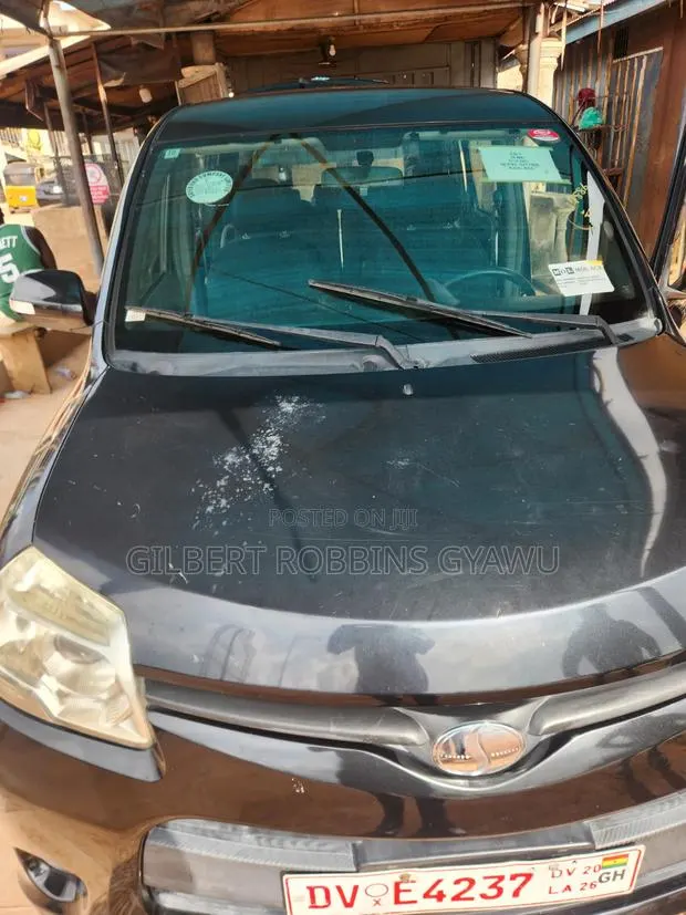Toyota Sienta 2014 Black · Photo 1