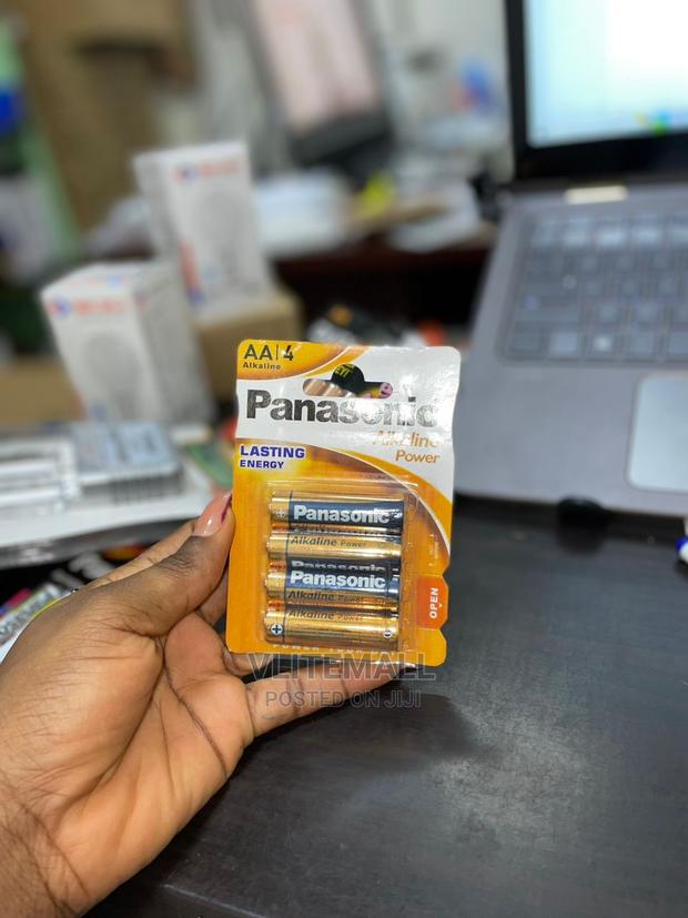 Panasonic Alkaline Power AA Batteries 4 Pack (4 Piece) · Photo 3