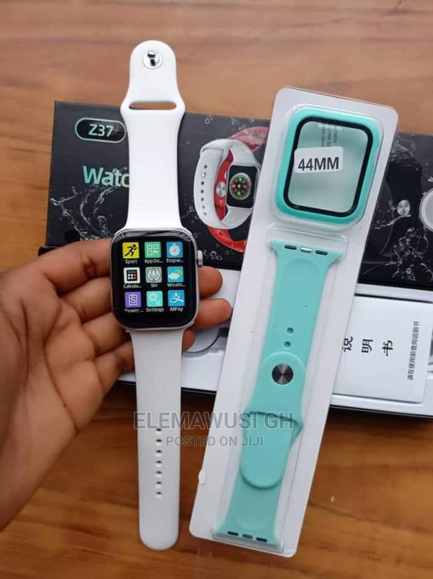 Series 7 Z36 Smart Watch · Photo 2