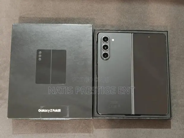 New Samsung Galaxy Z Fold 5 512 GB Gold · Photo 1