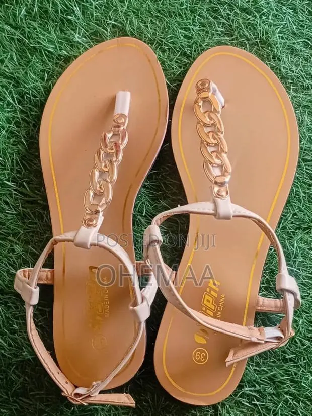 Women's Sandals · Photo 1