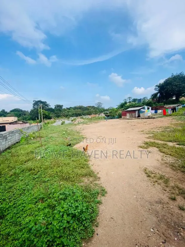 One Acre for Sale at Achimota Abofu · Photo 1